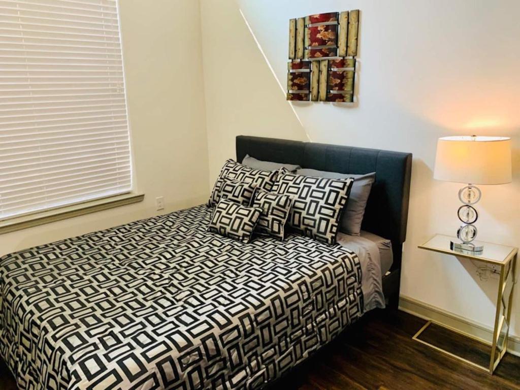 Downtown Apt Free Parking - Pool - Gym - Fully Kitchen Х'юстон Екстер'єр фото
