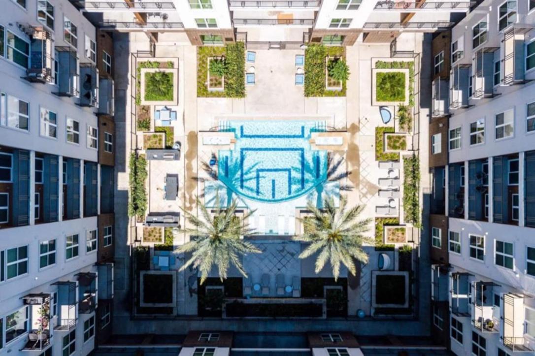 Downtown Apt Free Parking - Pool - Gym - Fully Kitchen Х'юстон Екстер'єр фото