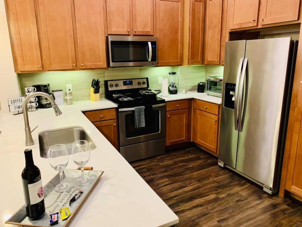 Downtown Apt Free Parking - Pool - Gym - Fully Kitchen Х'юстон Екстер'єр фото