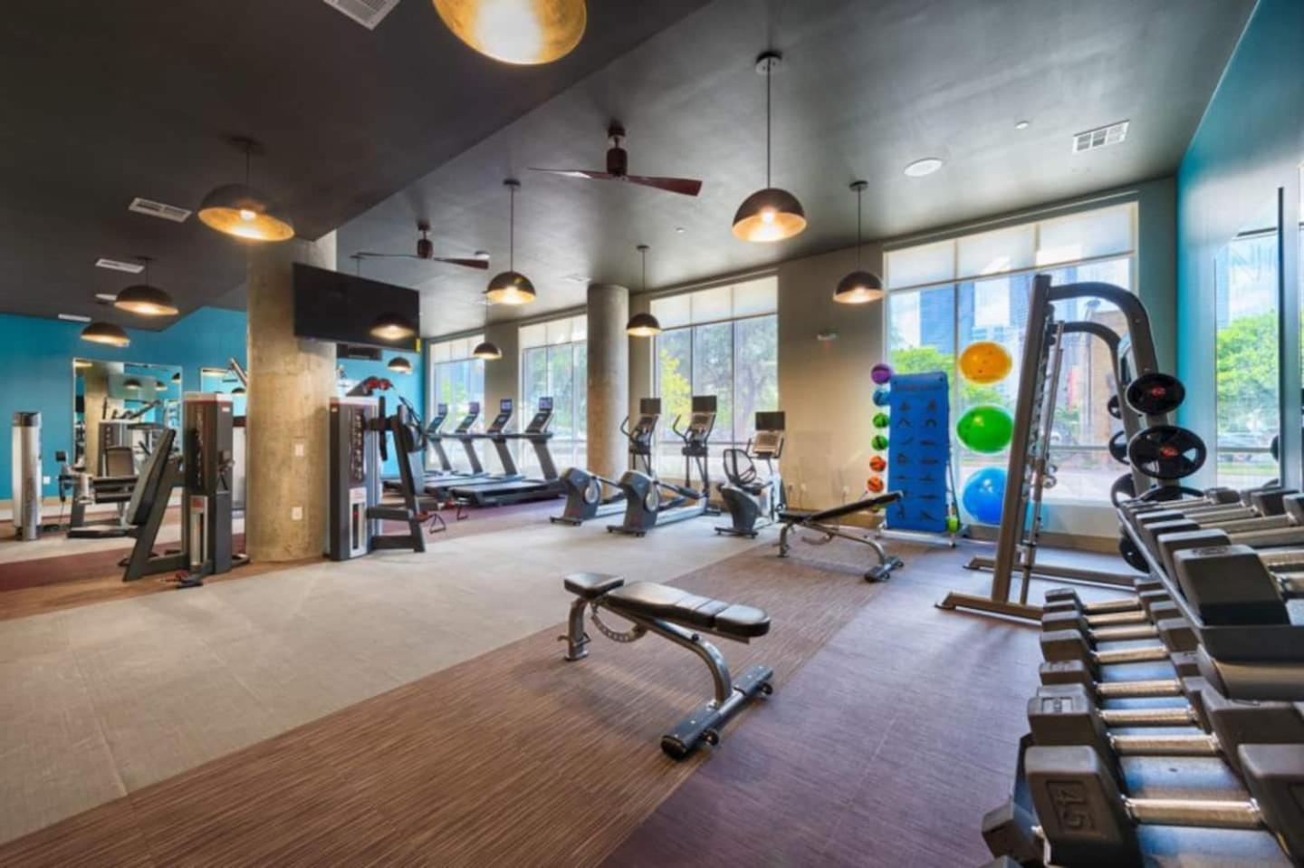 Downtown Apt Free Parking - Pool - Gym - Fully Kitchen Х'юстон Екстер'єр фото